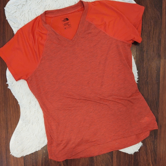 The North Face Flash Dry Burnt Orand V-neck T-shirt - Picture 1 of 2